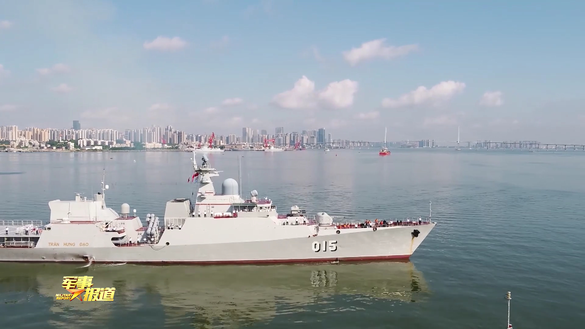 中国最新驱逐舰探秘，海疆卫士的巷弄之旅与隐藏美食揭秘
