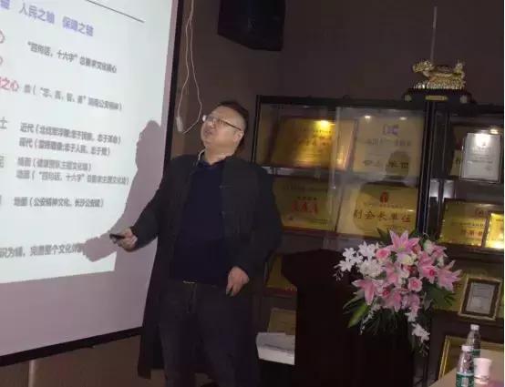 彭小峰最新,彭小峰的最新旅程，探索自然美景，寻找内心的平和