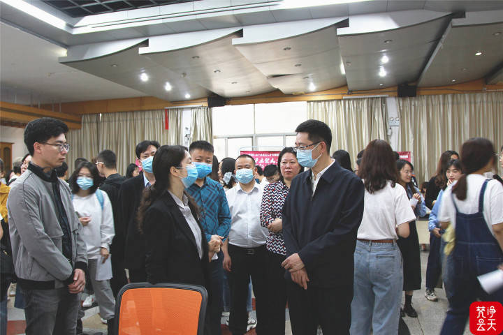 昆明驾驶员招聘最新动态，行业现状、观点分析与个人立场探讨