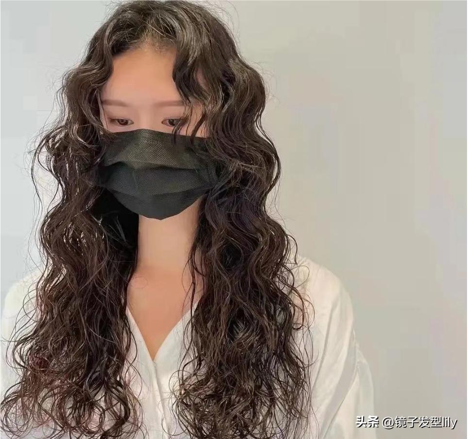 最新烫发图片，展现变化之美，自信与成就的力量
