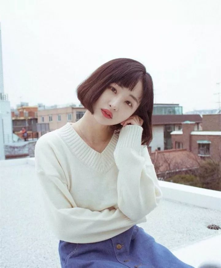 最新短发型图片女，发型背后的温馨故事与时尚风采