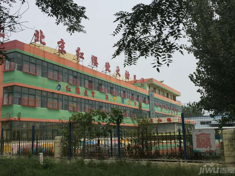 118彩图库免费资料大全,动态解读分析_社区版18.817
