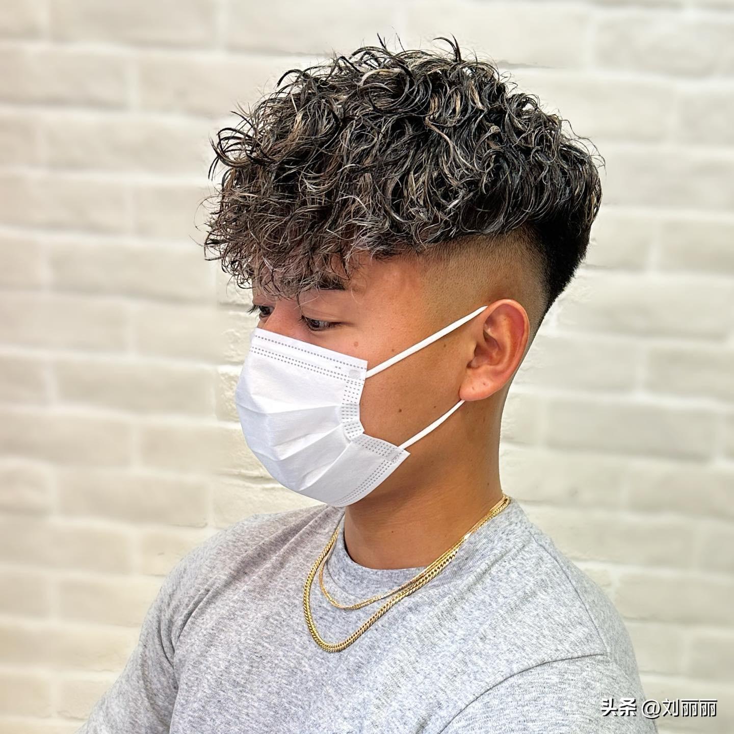 最新男士烫发发型时尚潮流多元展现风采