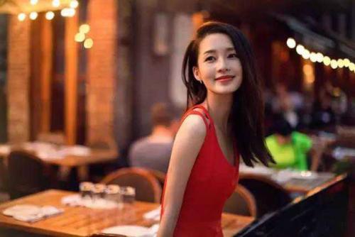 佩琦，演艺之路的闪耀之星