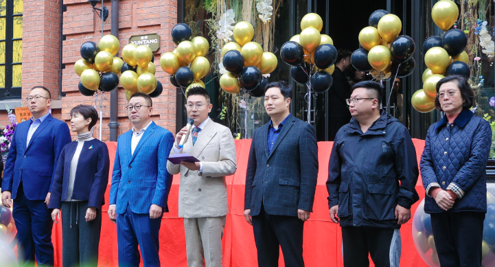 浦曌集团上市，小巷深处的商业传奇崛起