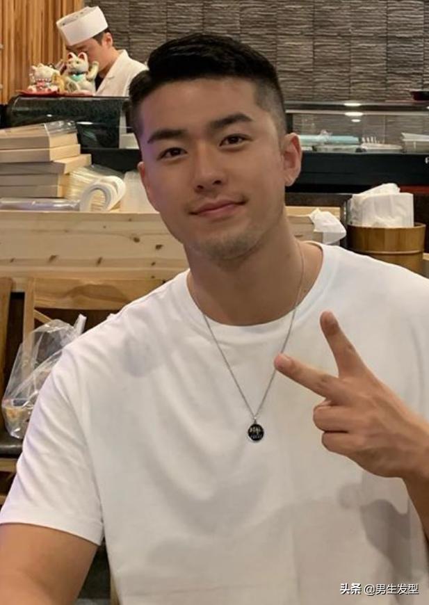 最新男士短发发型流行趋势