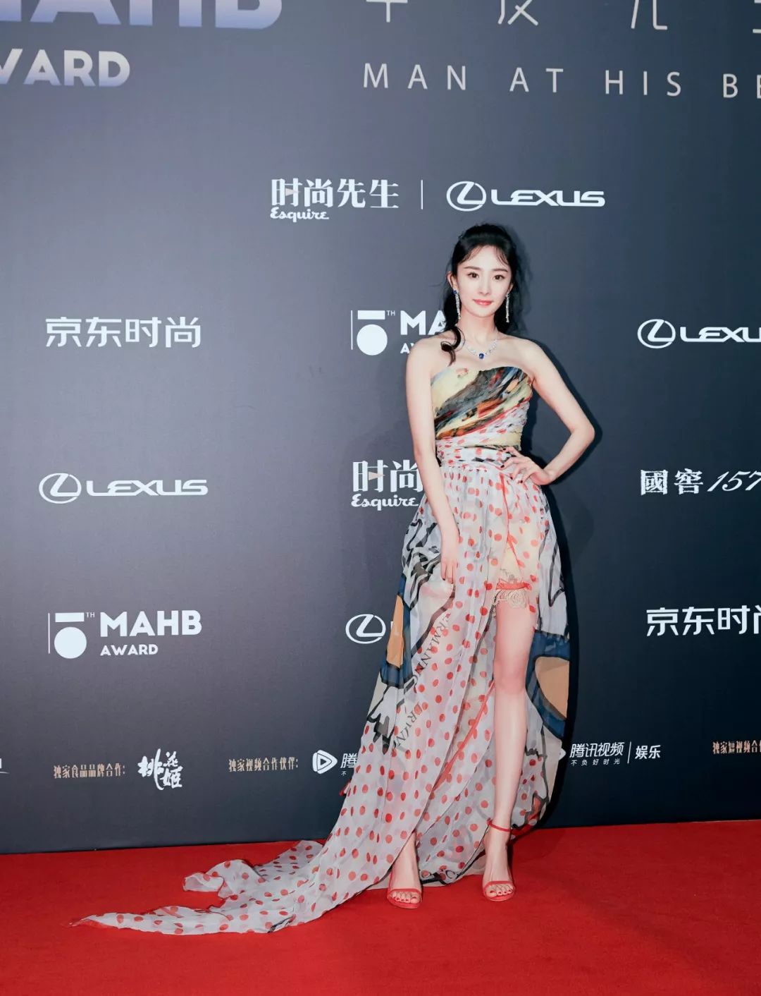 杨幂最新广告，星光闪耀，引领时代潮流风尚标