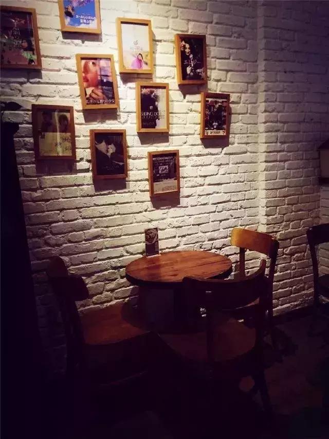 李健最新视频，小巷深处的音乐与特色小店的梦幻相遇