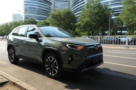 RAV4最新款，家庭之旅的温馨启程启动车
