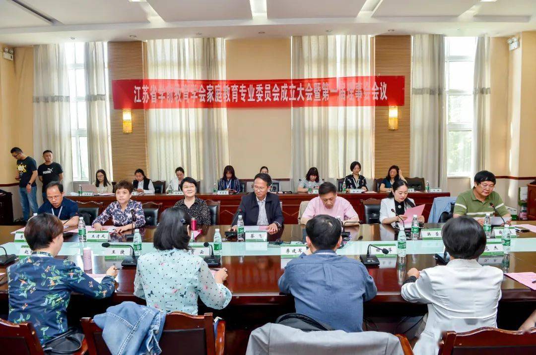 网络流行歌曲，学习旋律与自信成就感的交响乐章