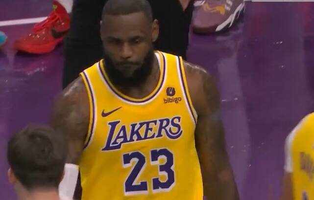 NBA最新赛季，篮球赛场上的友情与温暖篇章