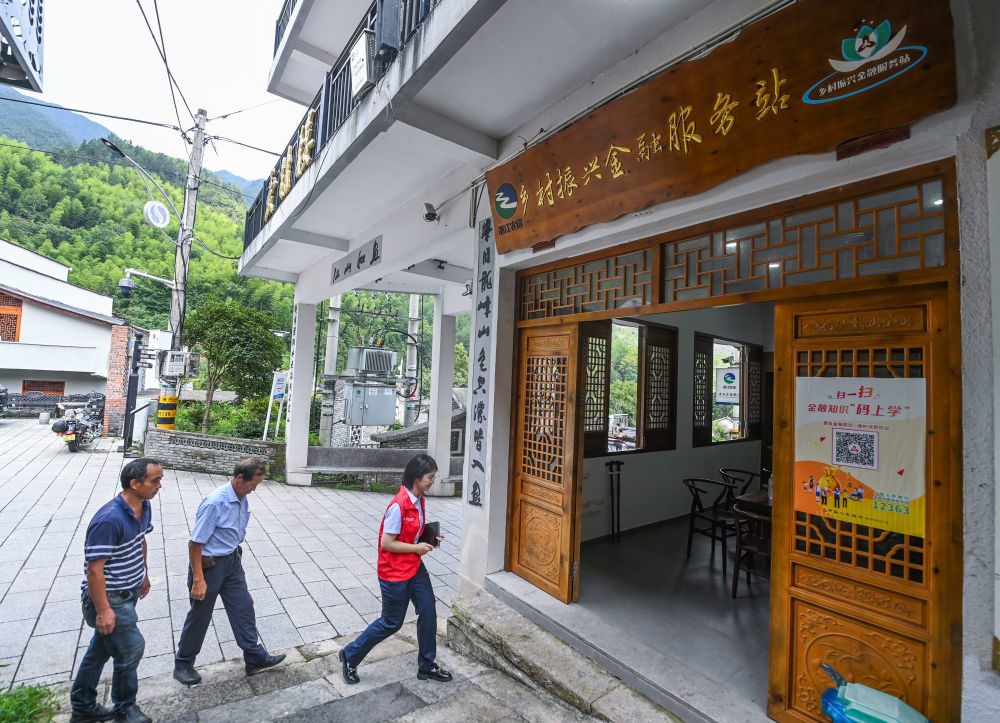 滑县最新招聘信息揭秘，小巷中的风味小店等你来探索！
